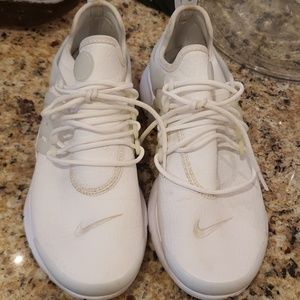 White leather Nike prestos
